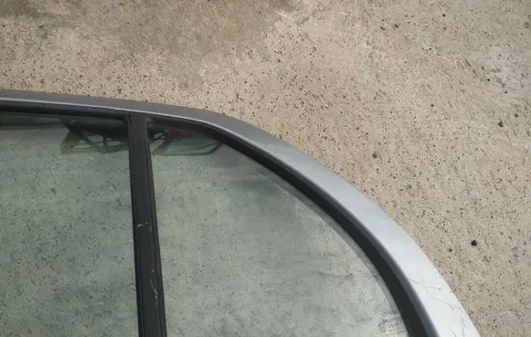 Toyota Yaris Rear vent window glass as2