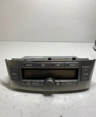 Toyota Avensis T250 Climate control unit 5590005270 6J20122