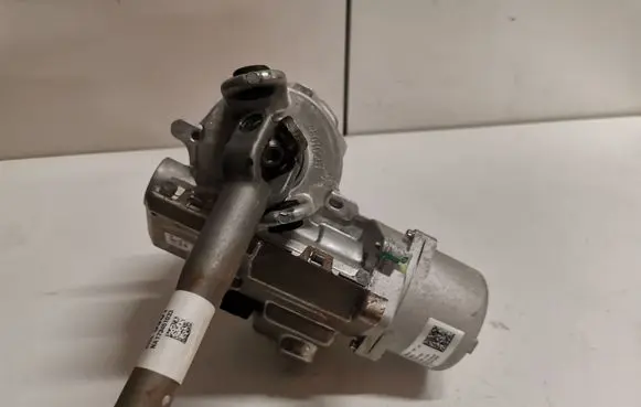 Steering wheel axle set