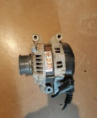 Toyota Verso Generator/alternator 270600R071