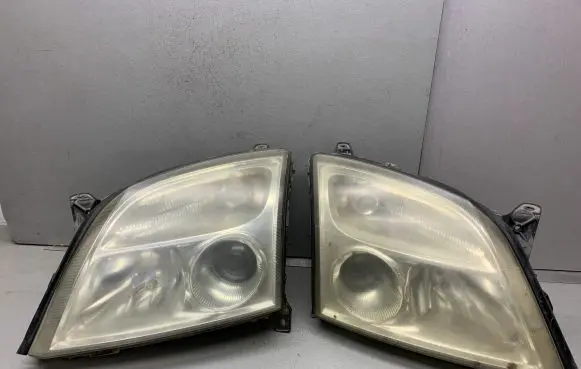 Opel Vectra C Headlights/headlamps set 15588700 15588800
