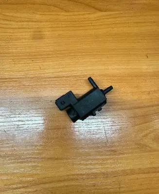 BMW 5 E60 E61 Turbo solenoid valve 1742712 00T241