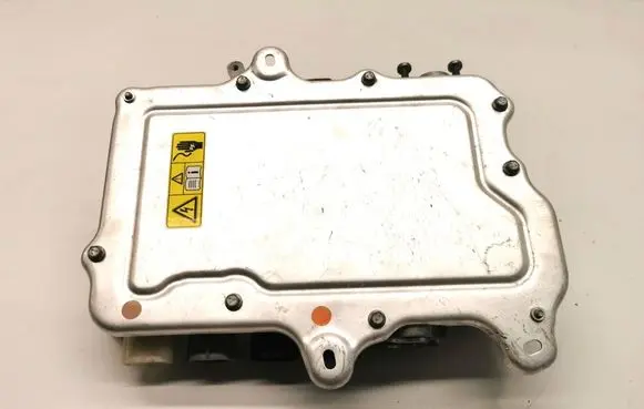 Voltage converter inverter