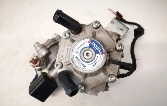 Toyota Avensis T250 LP gas reducer 67r010951 67r-010951