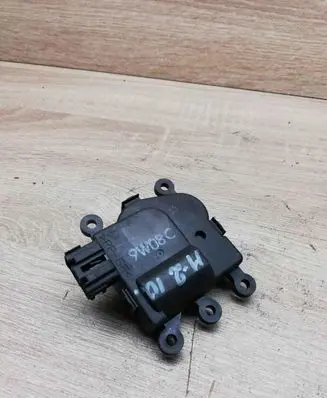 Volkswagen PASSAT B5 Air flap motor/actuator 9W08C