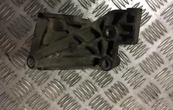 Opel Astra G Engine mounting bracket 90571112