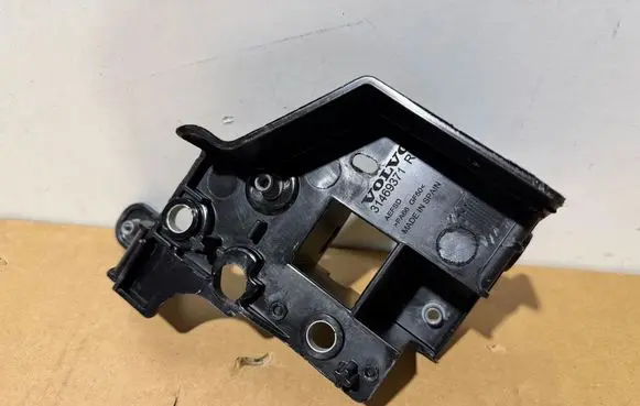 Volvo XC40 Headlight/headlamp mounting bracket 31469371