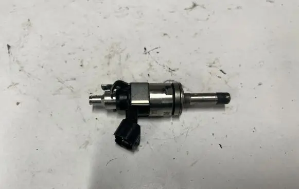 Ford Mustang VI Fuel injector JR3E9G929BA