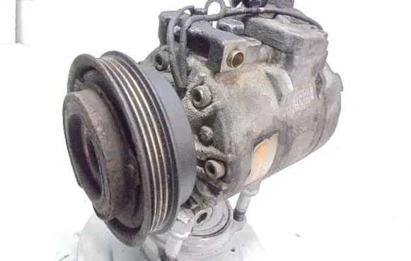 Volkswagen PASSAT B5 Air conditioning (A/C) compressor (pump) 8D0260808
