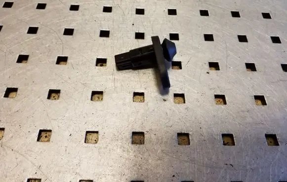 Toyota Avensis T270 Rear door sensor 
