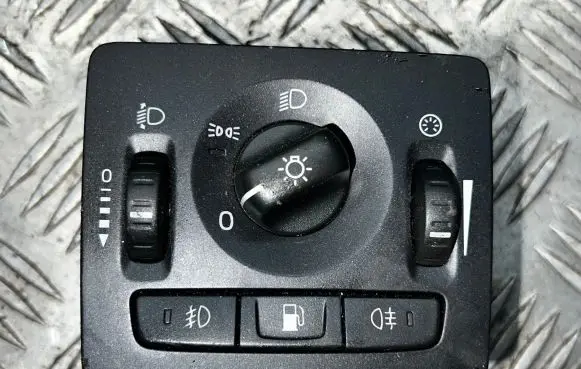 Volvo C30 Light switch