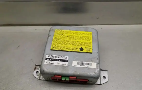 Mitsubishi Pajero Airbag control unit/module MB942715