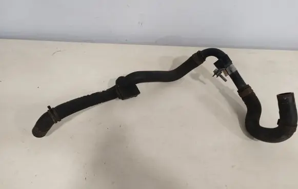Porsche Cayenne (92A) Engine coolant pipe/hose 7P0121070T