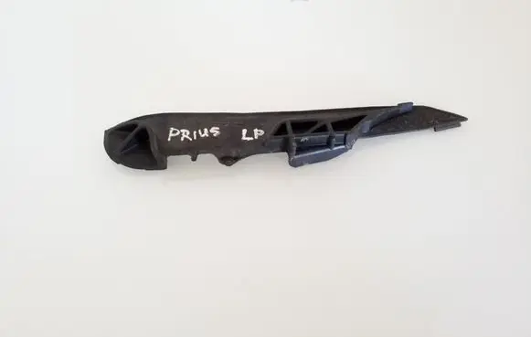 Toyota Prius (XW20) Windshield trim