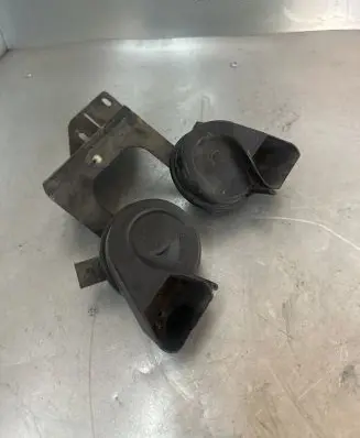 Audi A6 S6 C6 4F Horn signal