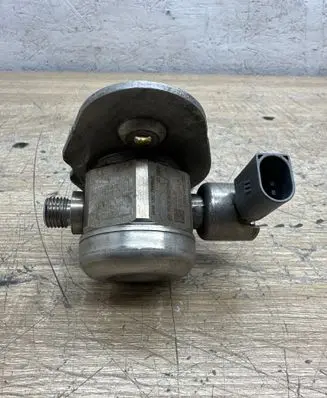 BMW 6 F06 Gran coupe Fuel injection high pressure pump 7599865 0261520129 30028748BF