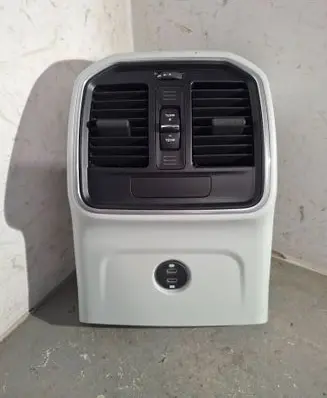 Rear air vent grill