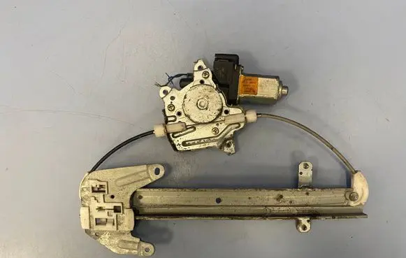 Nissan X-Trail T30 Front door window regulator with motor 8073189913