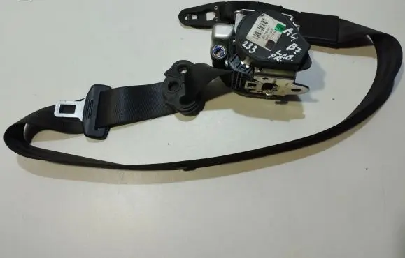 Audi A4 S4 B7 8E 8H Front seatbelt 8E0857706F