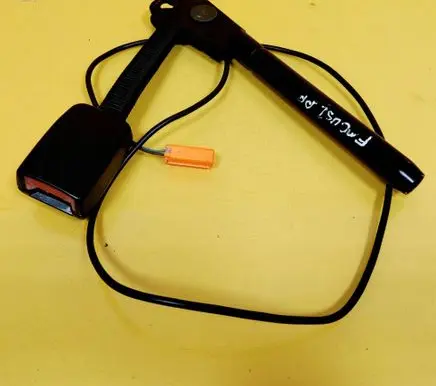 Ford Focus Front seatbelt buckle 