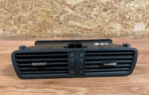 Volkswagen PASSAT B6 Dash center air vent grill 3C2819728D P0110957