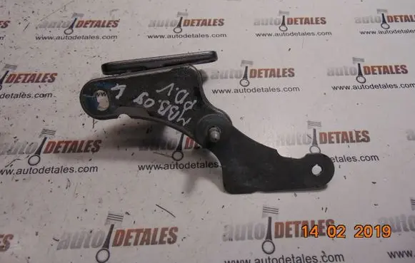 Mercedes-Benz B W245 Front door upper hinge