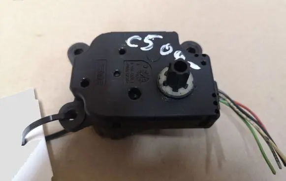 Citroen C5 Air flap motor/actuator P2861001UA11
