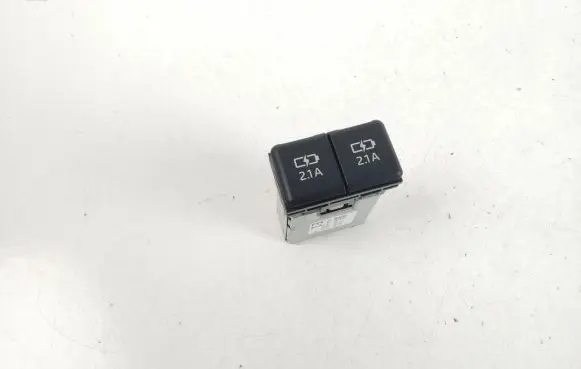 Toyota RAV 4 (XA50) USB socket connector 8553242010
