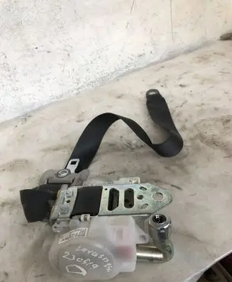 Lexus IS 220D-250-350 Front seatbelt 7m7750p