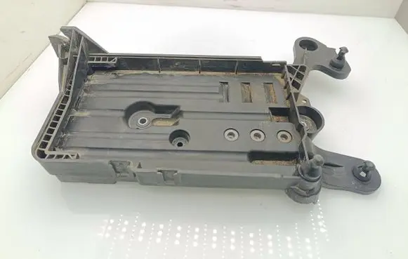 Volkswagen Golf VII Battery tray 5Q0915331J 5Q0915321H