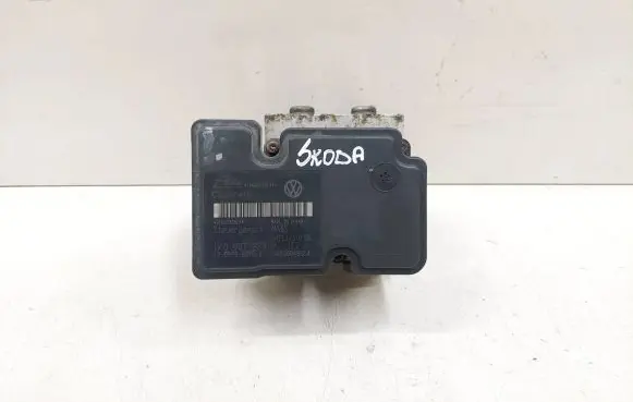 Skoda Octavia Mk2 (1Z) ABS Pump 1K0614117H 1K0907379P 10020700544