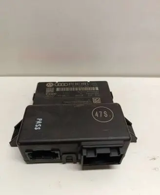 Audi A4 S4 B8 8K Gateway control module 8T0907468L