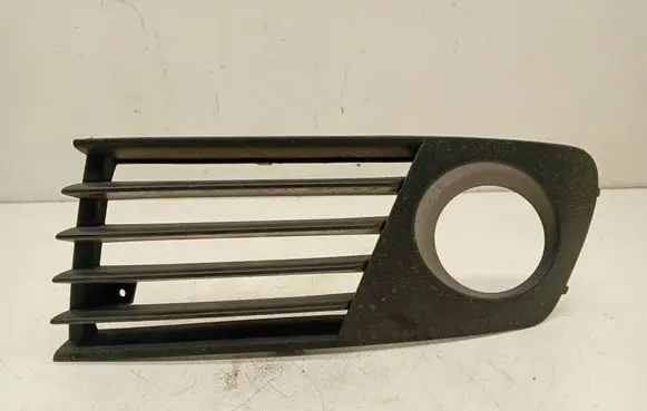 Seat Ibiza III (6L) Front bumper lower grill 6L0853665A