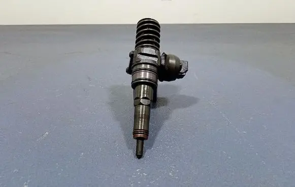 Audi A6 Allroad C5 Fuel injector 038130073BA