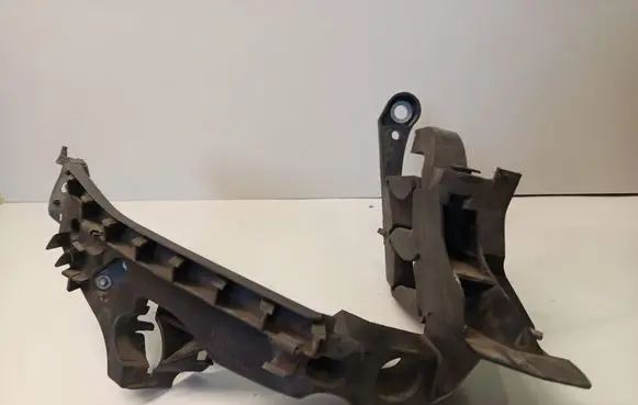 Audi A4 S4 B8 8K Headlight/headlamp mounting bracket 8K0805608A 8K0805608