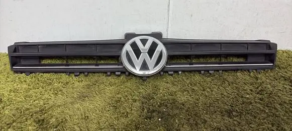 Volkswagen Golf VII Front bumper upper radiator grill 5G0853653E
