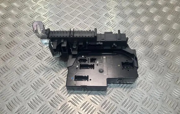 Mercedes-Benz C W204 SAM control unit A2049060205