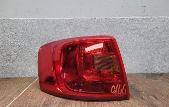 Rear/tail lights