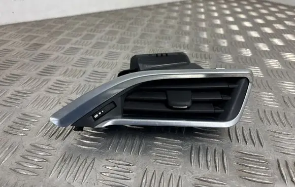 Peugeot 208 Dashboard side air vent grill/cover trim 9673131677