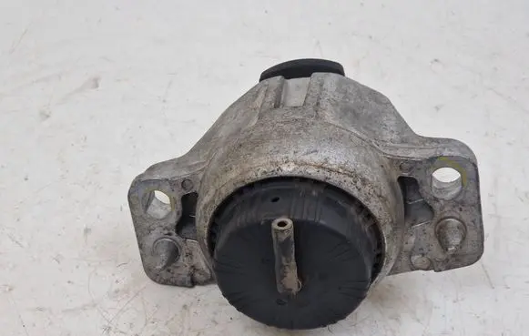 Jaguar XE Engine mount bracket 3618840