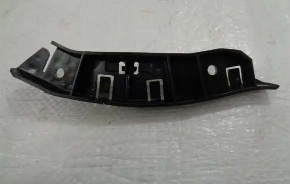Front bumper mounting bracket