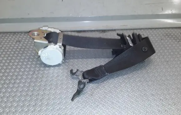BMW 1 E81 E87 Front seatbelt