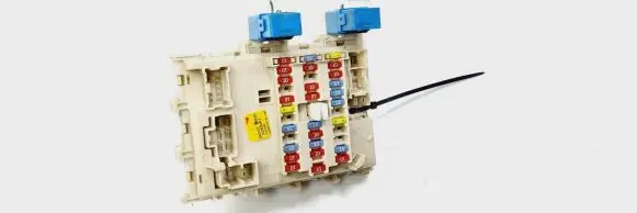 Nissan Almera Tino Fuse box set 5M31024350