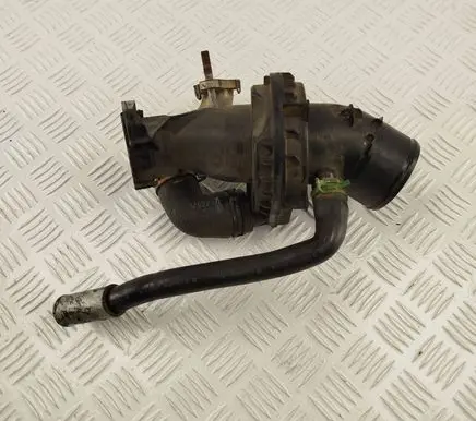 Nissan X-Trail T32 Air intake duct part 165761844R