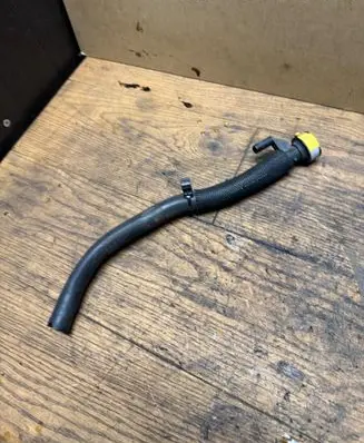Engine coolant pipe/hose