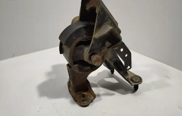 Toyota Auris 150 Engine mount bracket 123710d180