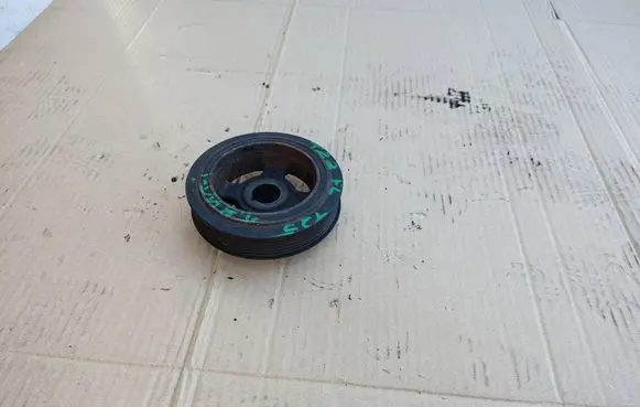 Toyota Avensis T220 Crankshaft pulley
