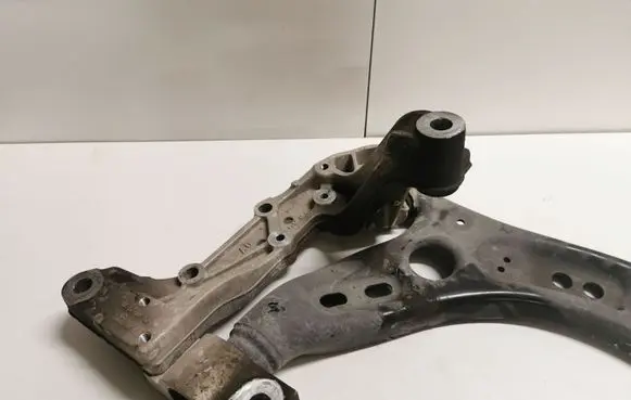 Volkswagen Eos Front lower control arm/wishbone 1K0407152BC