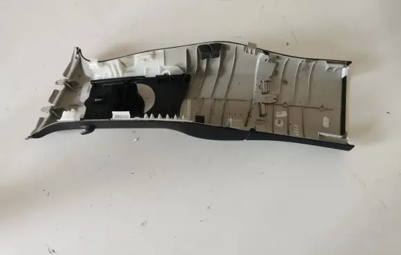 Mercedes-Benz CLS W257 Seat belt trim A2576900800