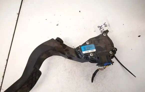 Audi A4 S4 B7 8E 8H Accelerator throttle pedal 8e1723523f 6pv008376-00